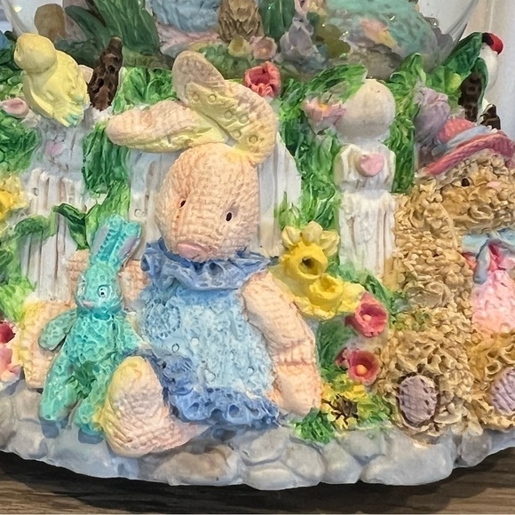 Easter/Spring Musical Water Globe Easter Bunny Water Globe - Picture 13 of 17
